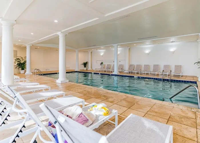 Apartment Club 203d By Youngs Suncoast *